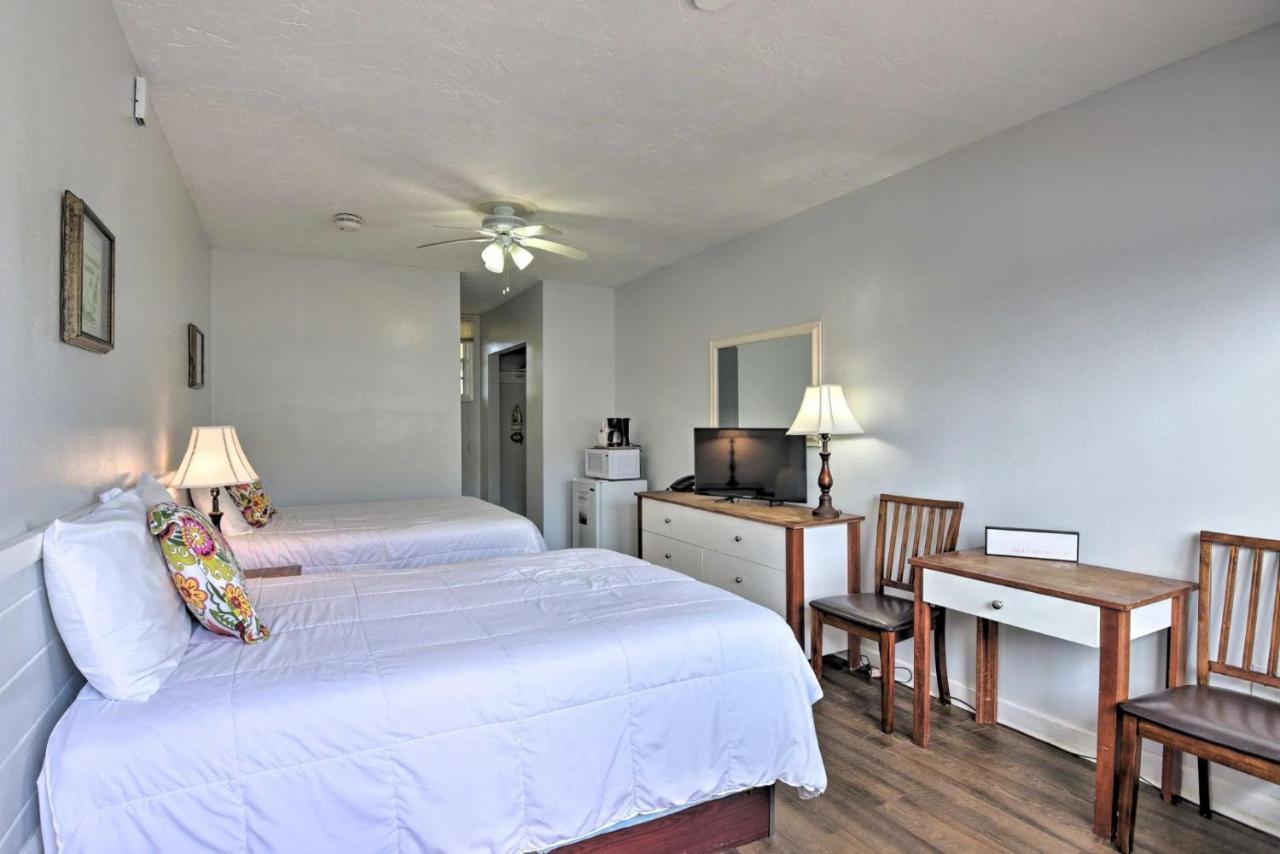 Coastal Waters 108-109- 2 Bedroom 2 Bath Pool Side Condo! New Smyrna Beach Exteriör bild